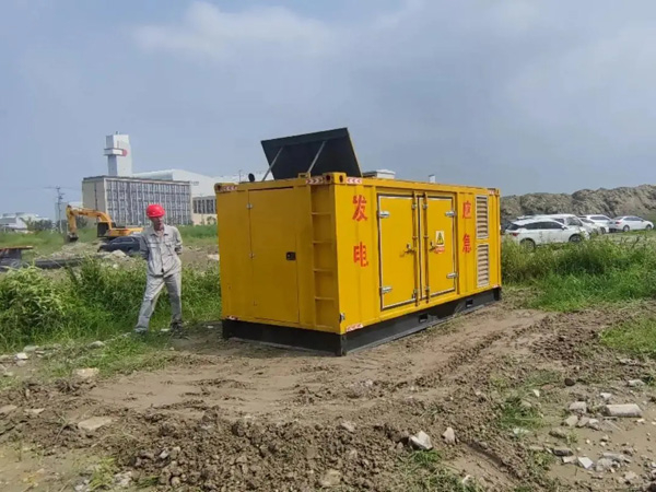 西吉200KW柴油发电机机组每小时的油耗量受哪些因素影响？