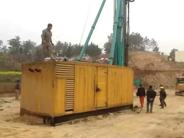 西吉如何判断水冷式机油散热器密封件是否需要更换？